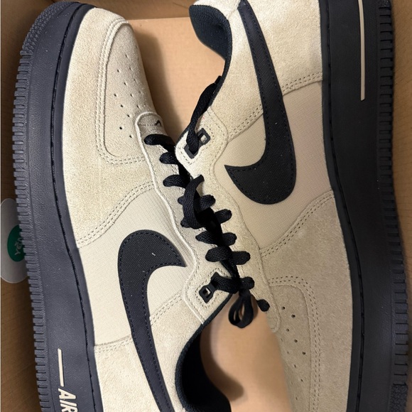 Nike Men's Black and Tan Sneakers - Picture 1 of 4